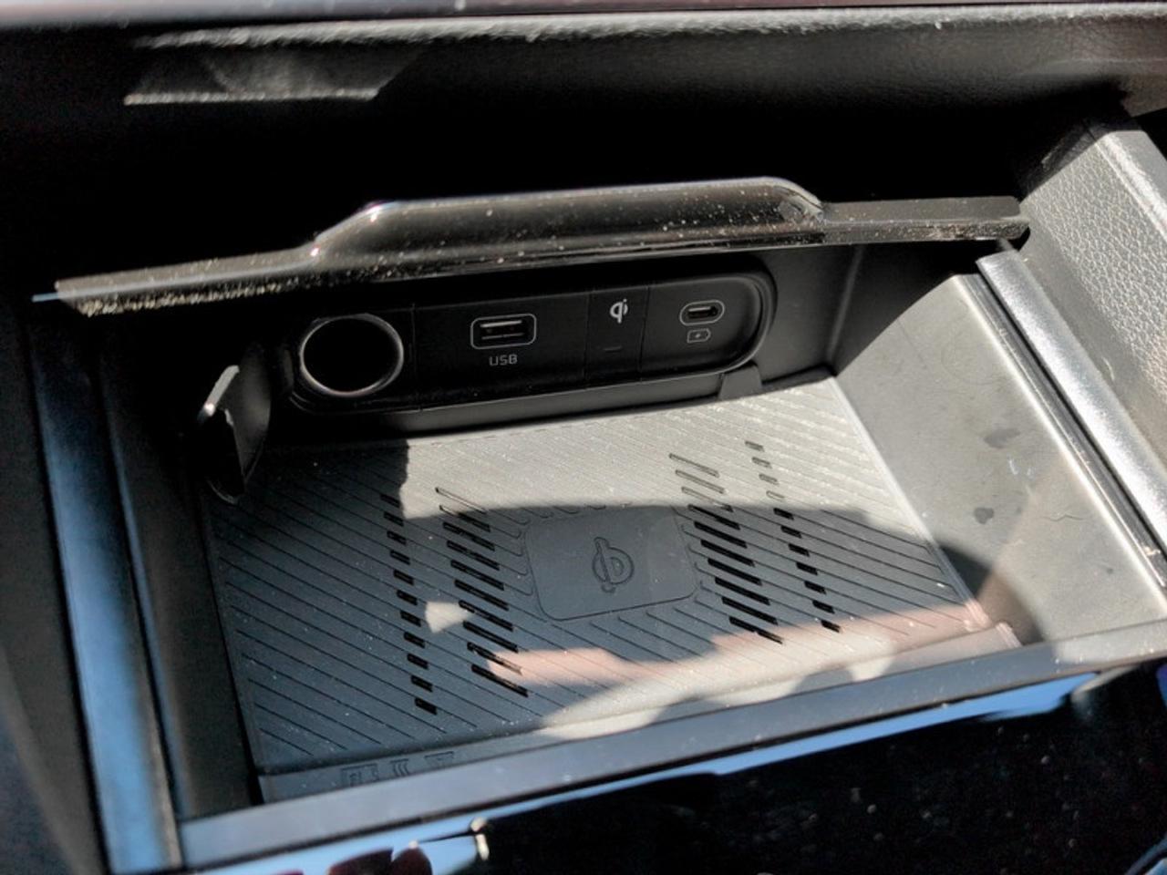 2025 Kia Sportage Plug-In Hybrid SX  **CLEAN CARFAX** Photo