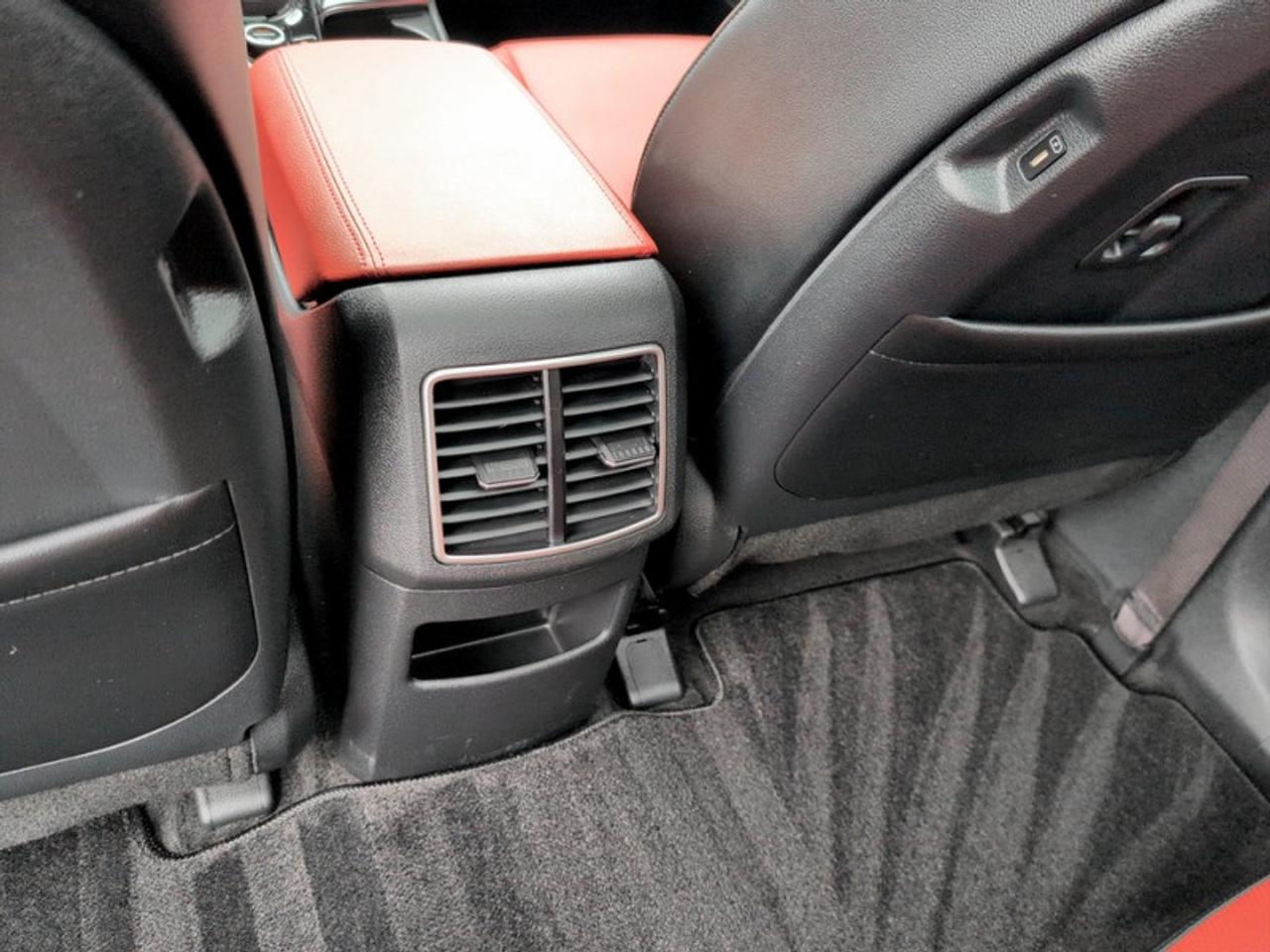 2025 Kia Sportage Plug-In Hybrid SX  **CLEAN CARFAX** Photo