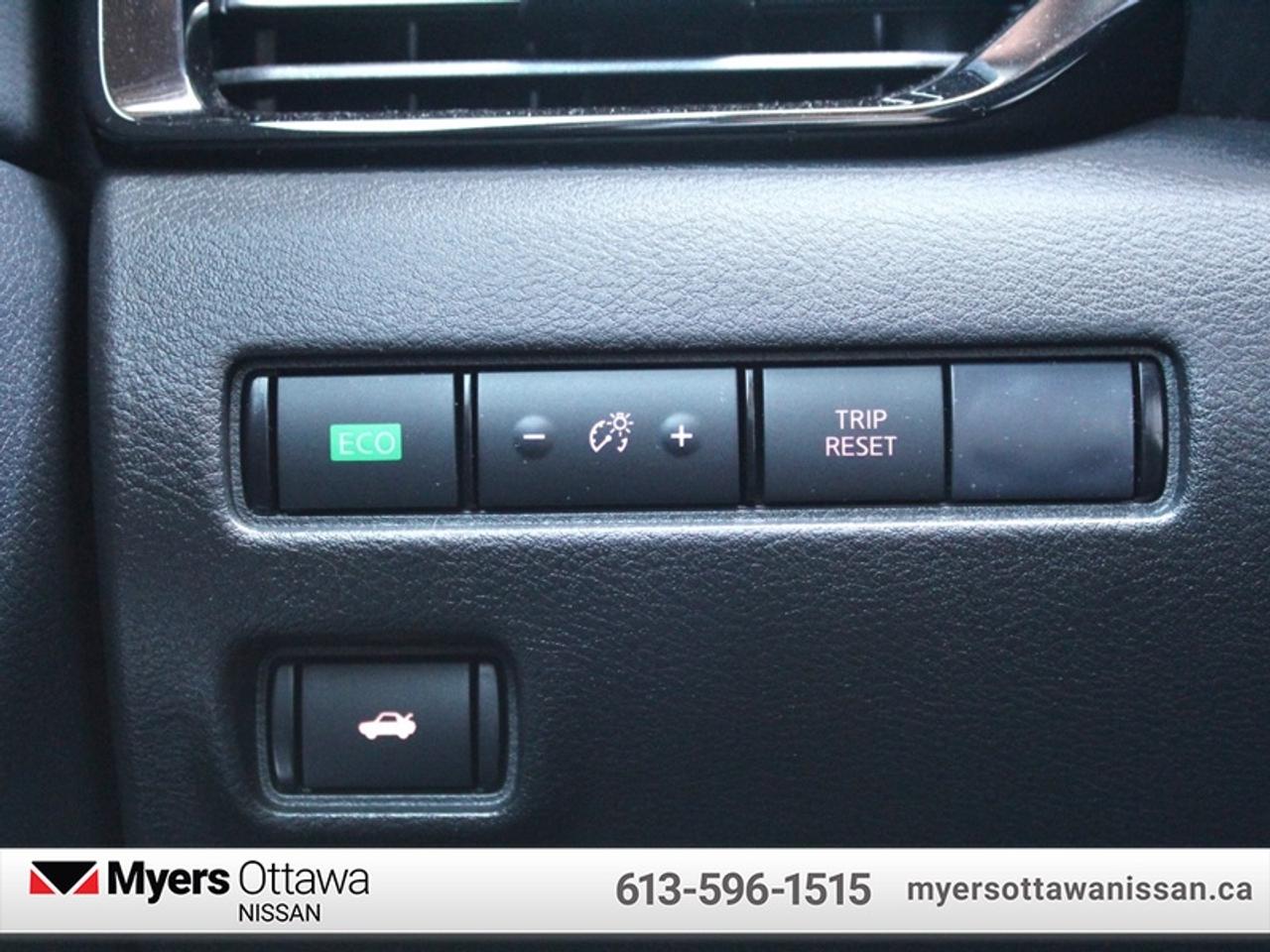 2022 Nissan Sentra SR Photo