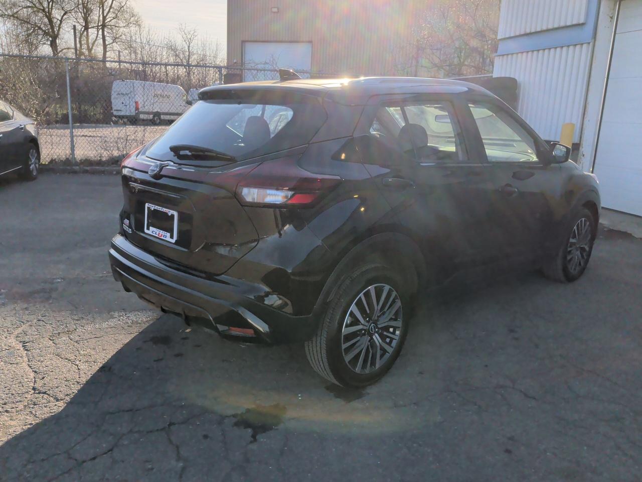 2025 Nissan Kicks Play SV Photo4