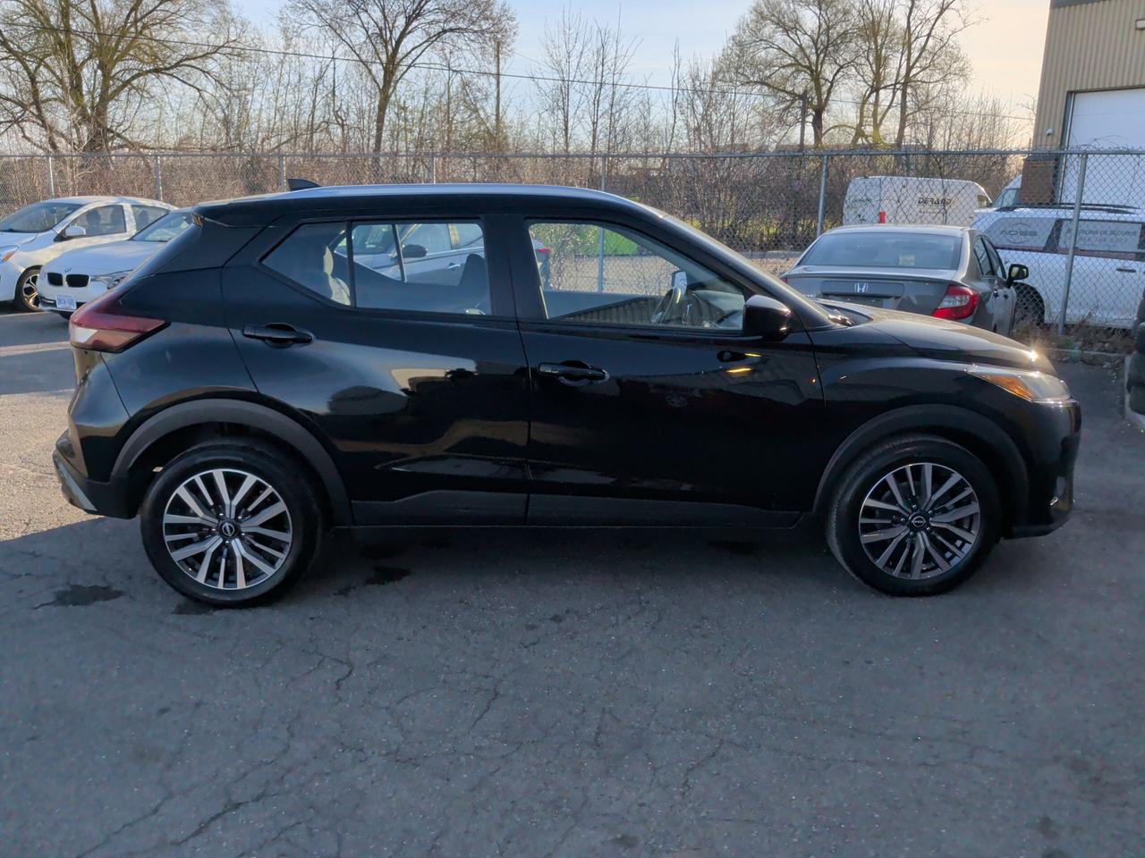 2025 Nissan Kicks Play SV Photo