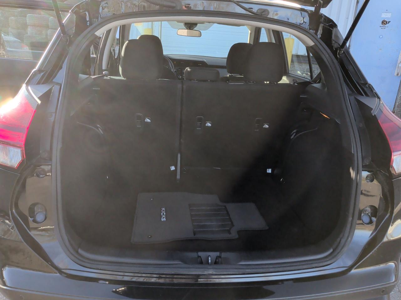 2025 Nissan Kicks Play SV