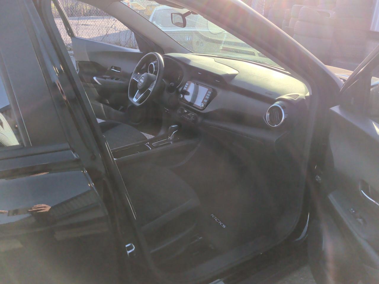 2025 Nissan Kicks Play SV