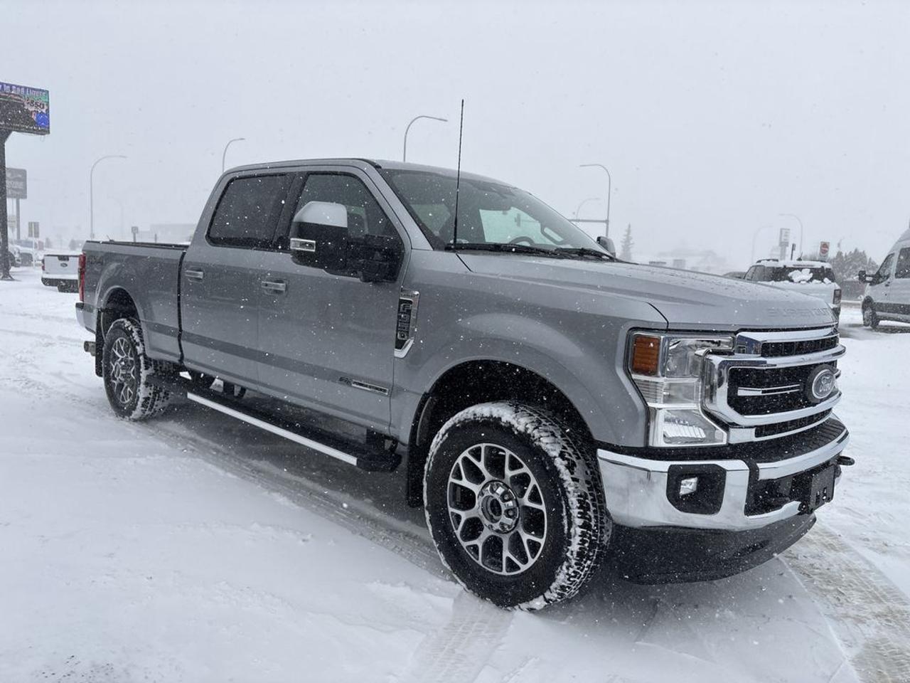 2022 Ford F-350 Super Duty Lariat Crew Cab 4WD