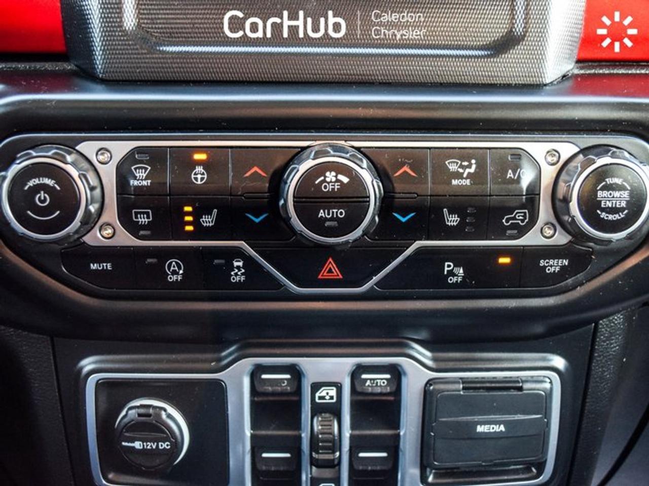 2018 Jeep Wrangler Unlimited Rubicon Dual Top Blind Spot Heated front Seats Photo