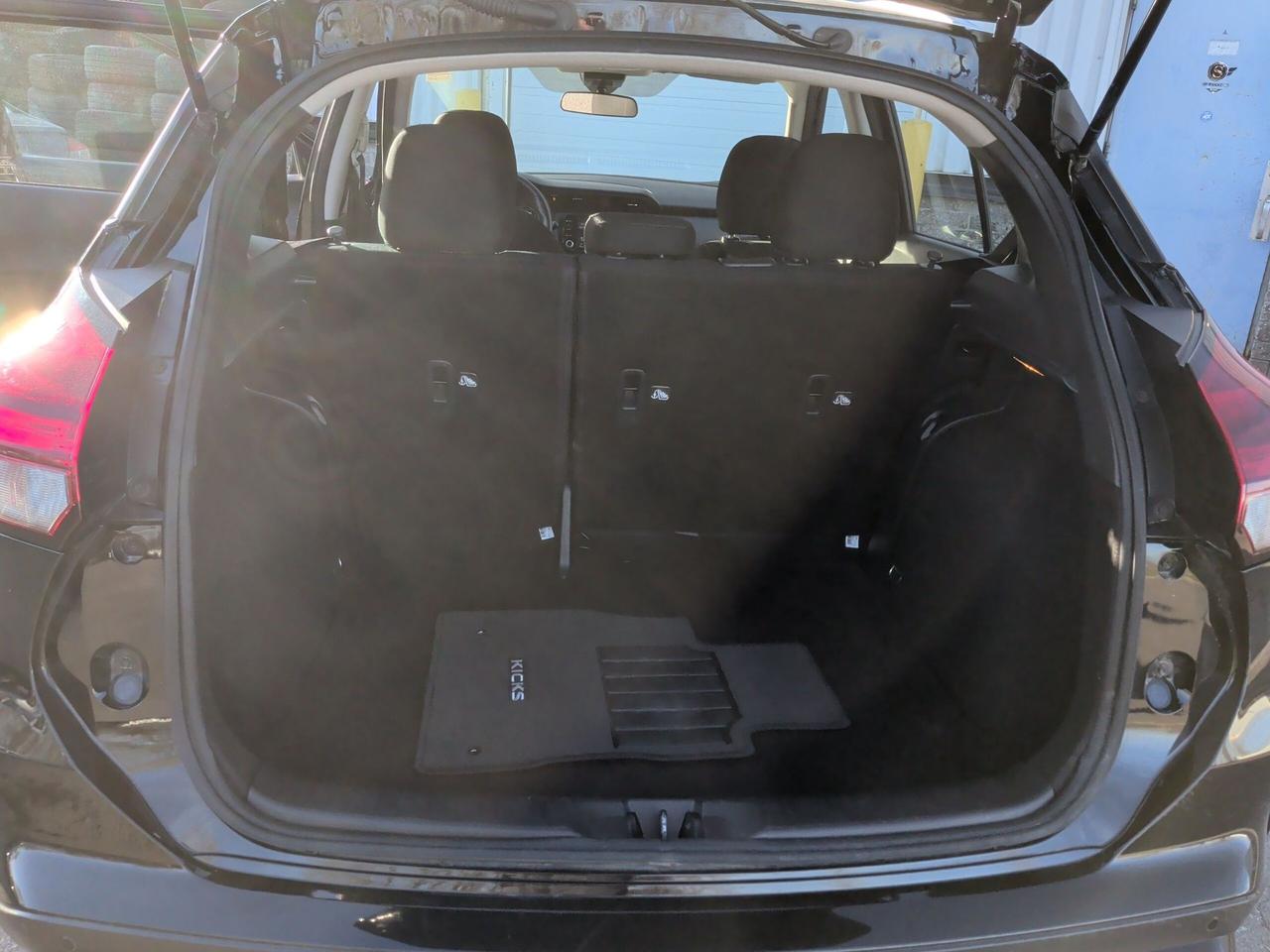 2025 Nissan Kicks Play SV