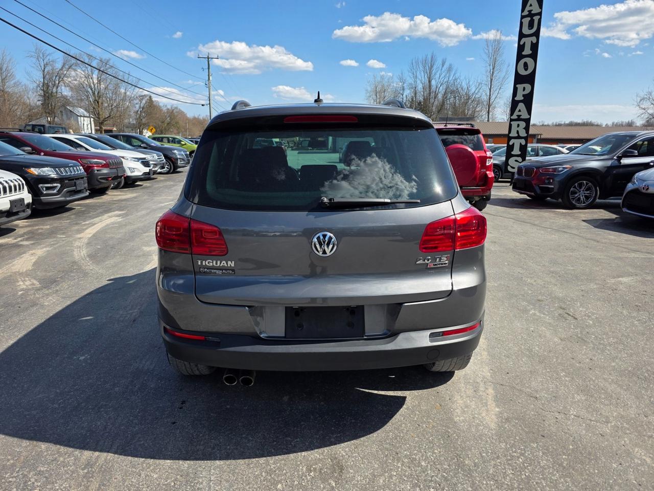 2016 Volkswagen Tiguan S Photo