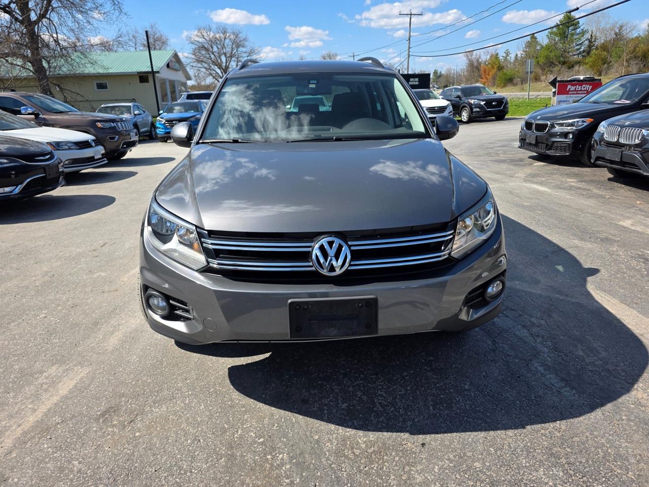2016 Volkswagen Tiguan S Photo