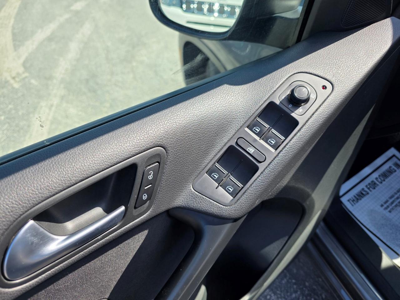 2016 Volkswagen Tiguan S Photo