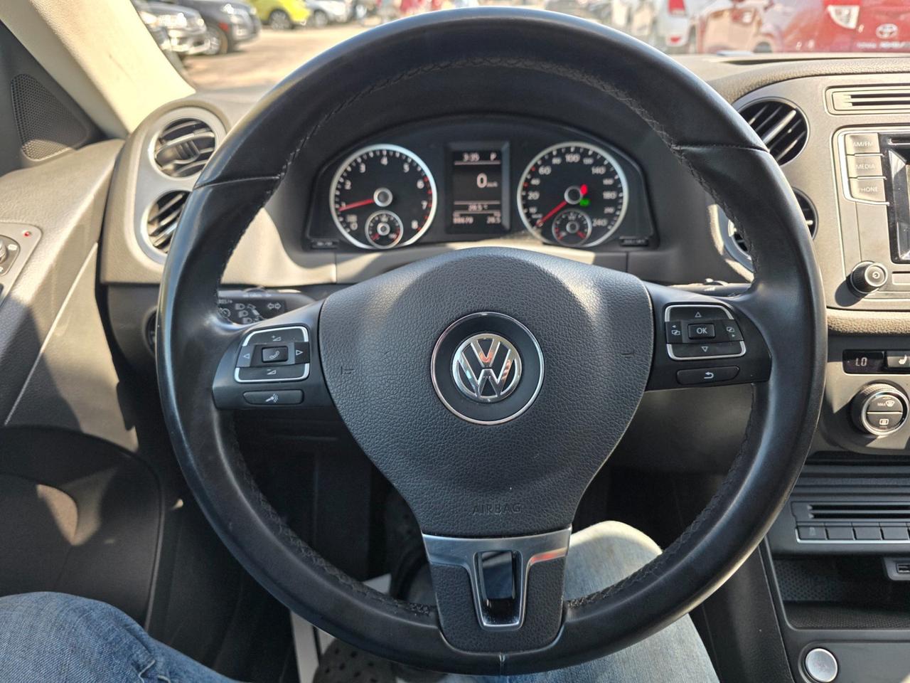 2016 Volkswagen Tiguan S Photo