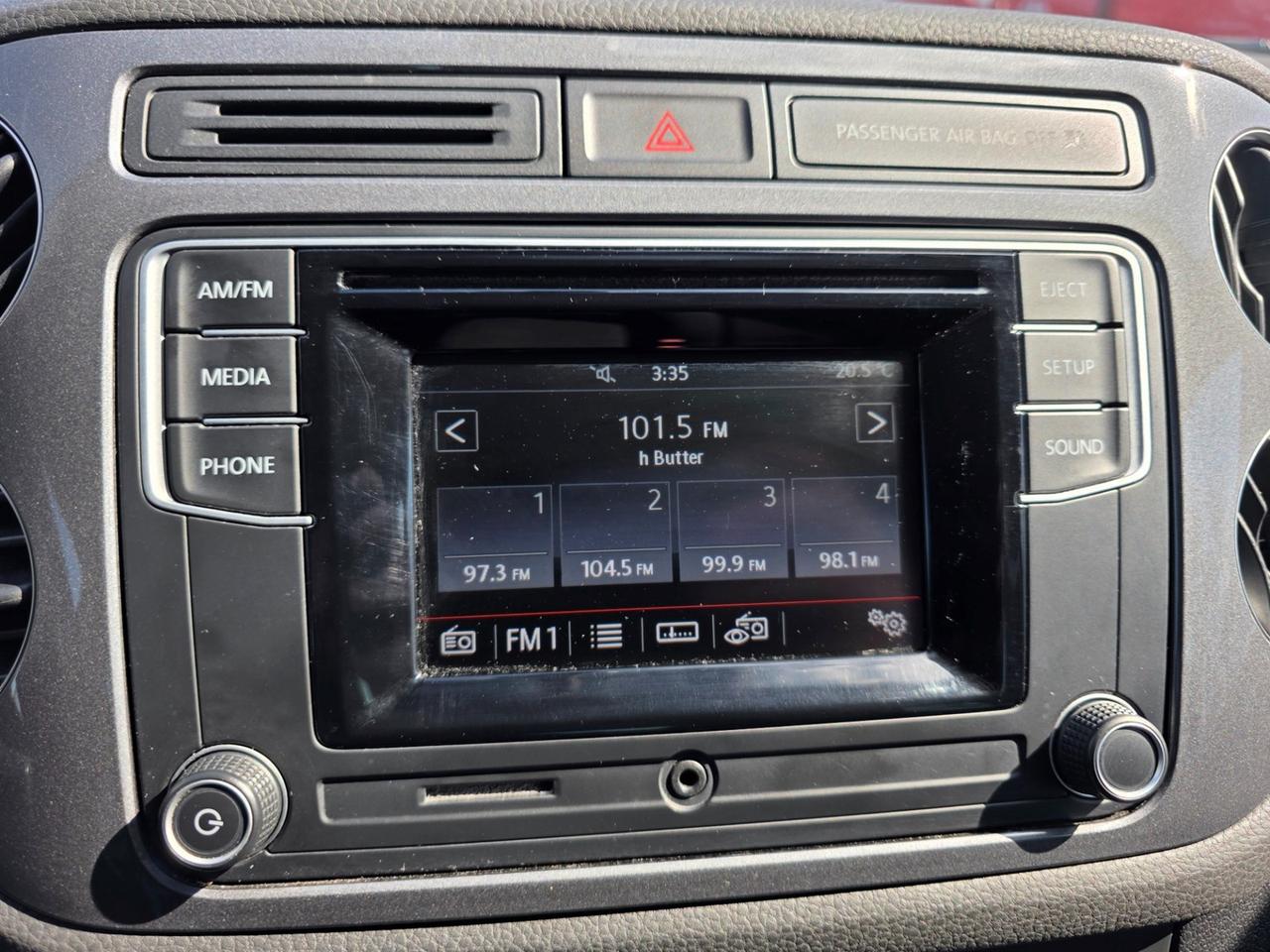 2016 Volkswagen Tiguan S Photo