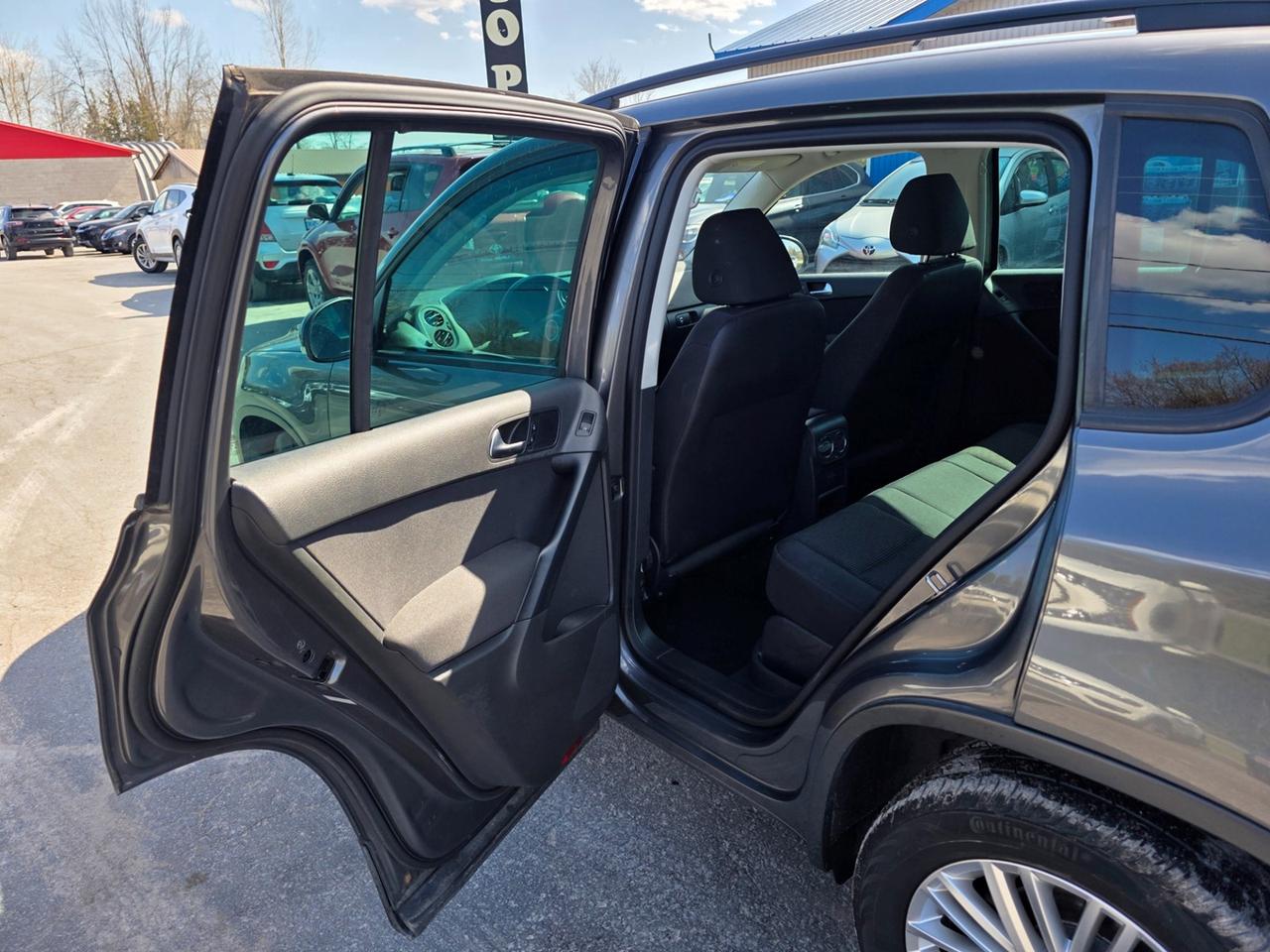 2016 Volkswagen Tiguan S Photo