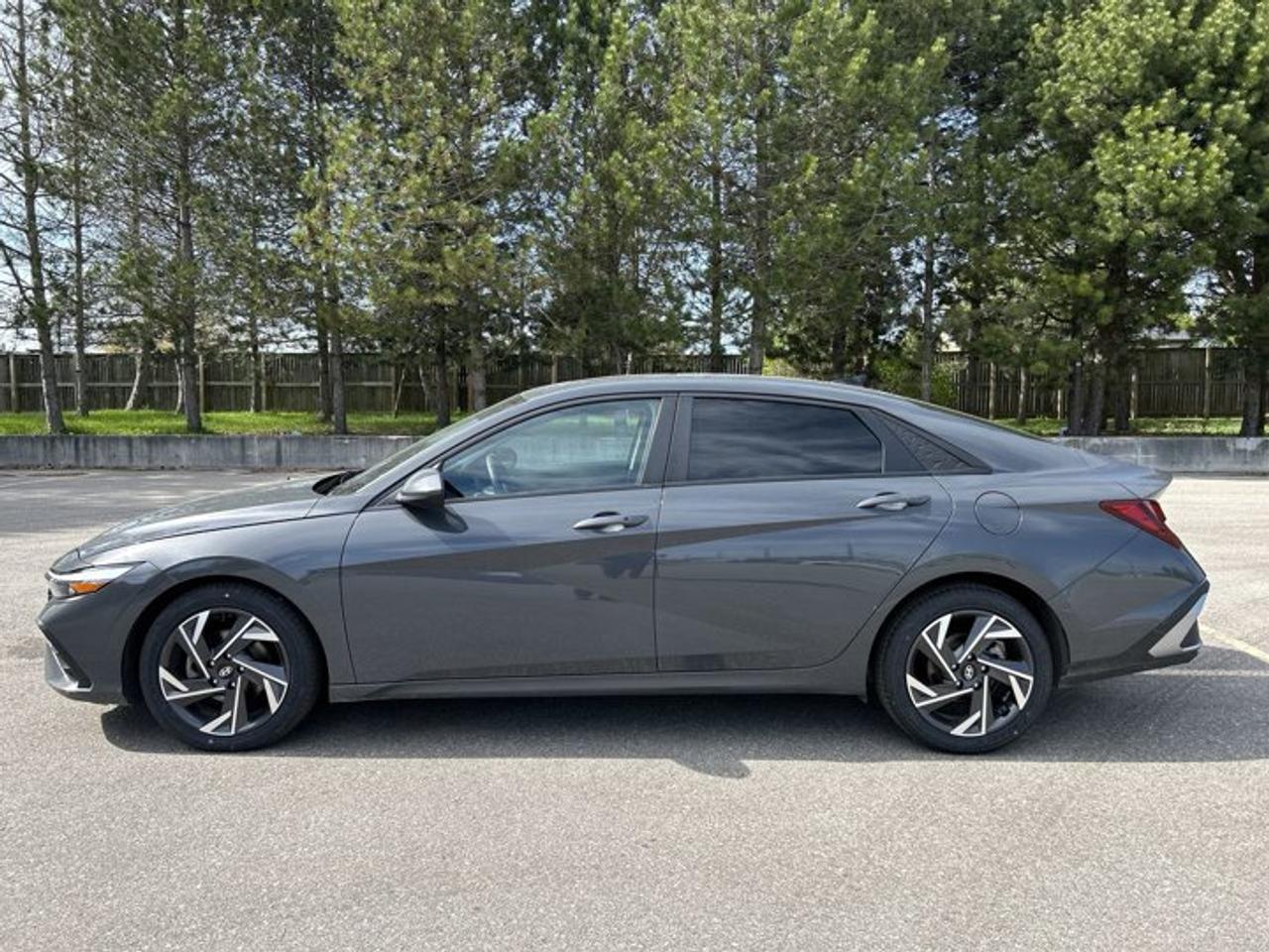 2024 Hyundai Elantra Preferred | One Owner | No Accidents | Heated Steering Photo