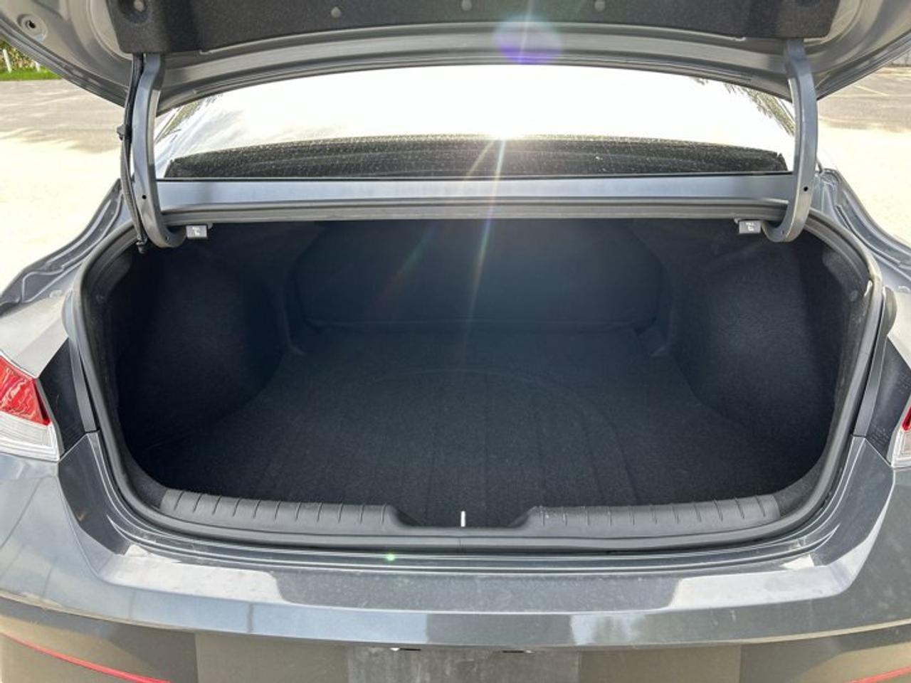 2024 Hyundai Elantra Preferred | One Owner | No Accidents | Heated Steering Photo