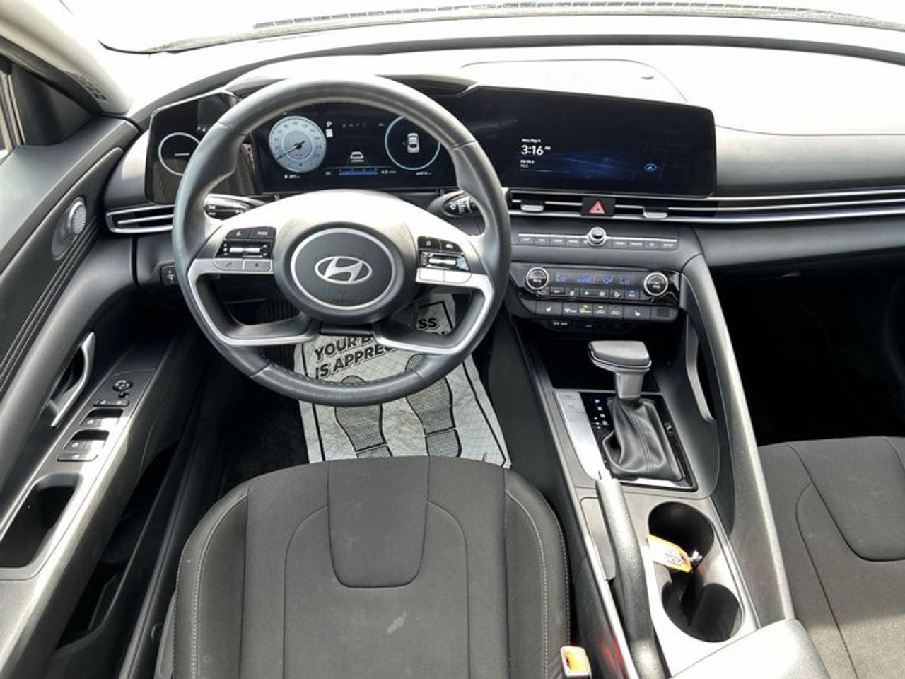 2024 Hyundai Elantra Preferred | One Owner | No Accidents | Heated Steering Photo