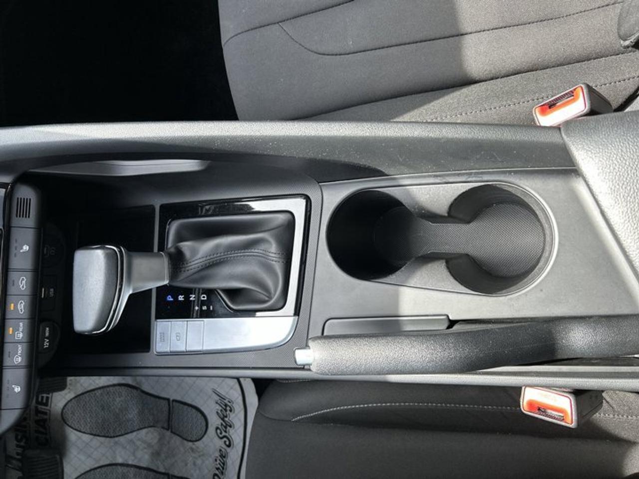2024 Hyundai Elantra Preferred | One Owner | No Accidents | Heated Steering Photo