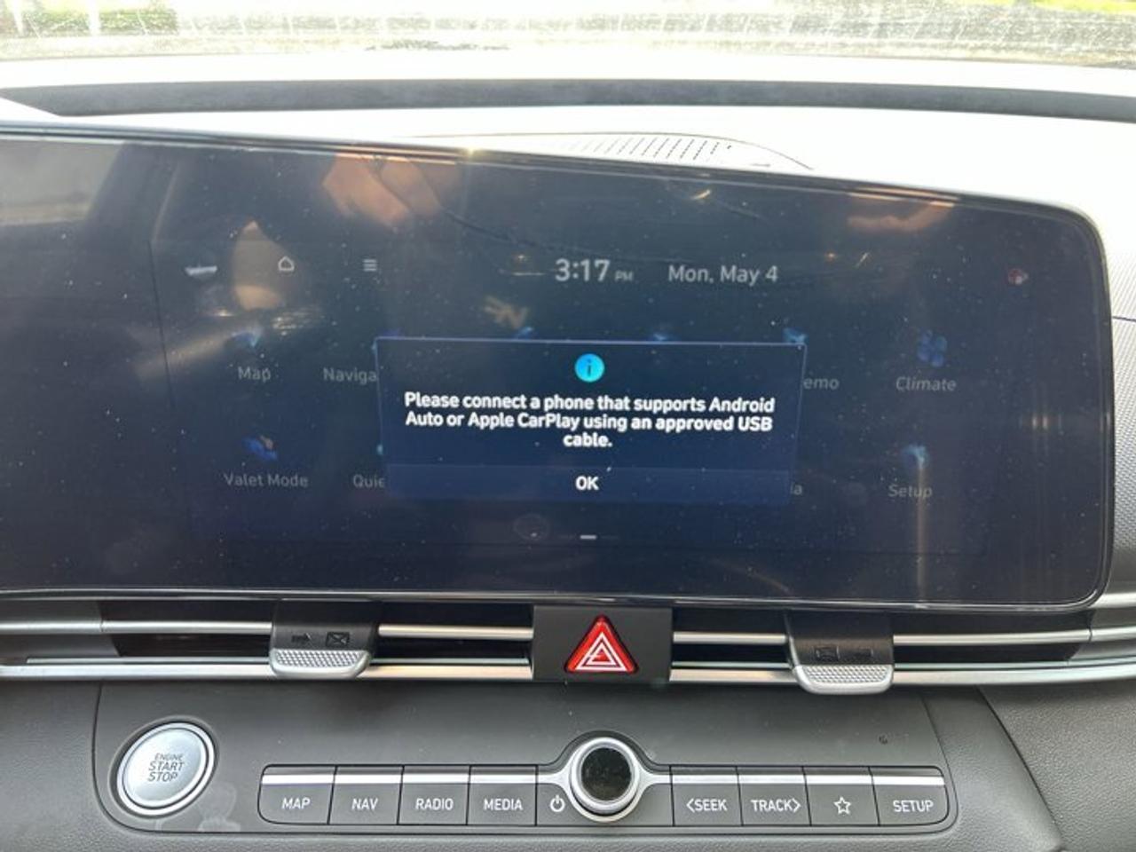 2024 Hyundai Elantra Preferred | One Owner | No Accidents | Heated Steering Photo