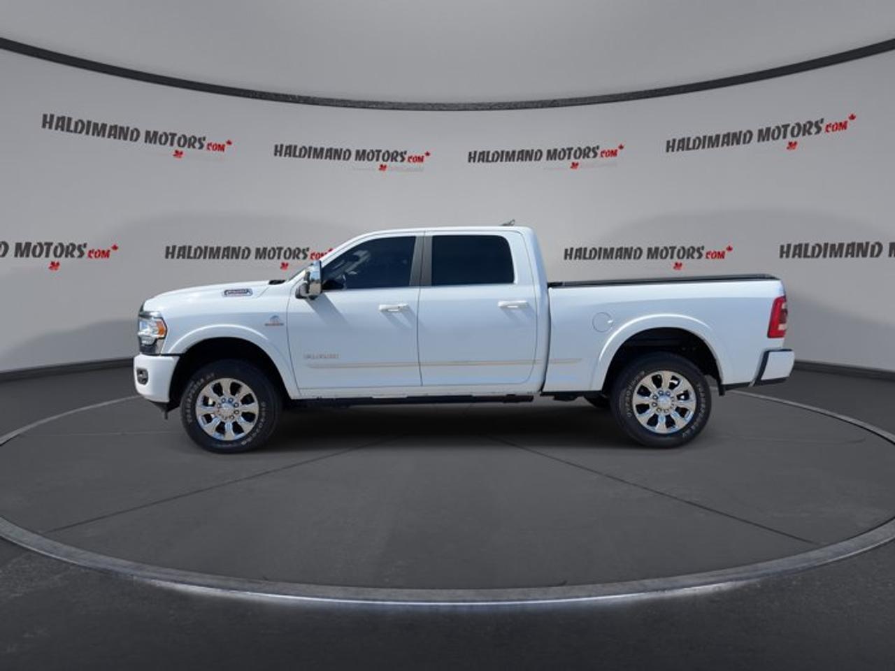 2023 RAM 2500 Limited Crew Cab 6'4 Box 4x4 | No Accidents Photo4