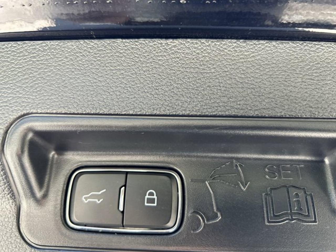 2021 Ford Explorer ST 4WD | No Accidents | Leather Seats Photo