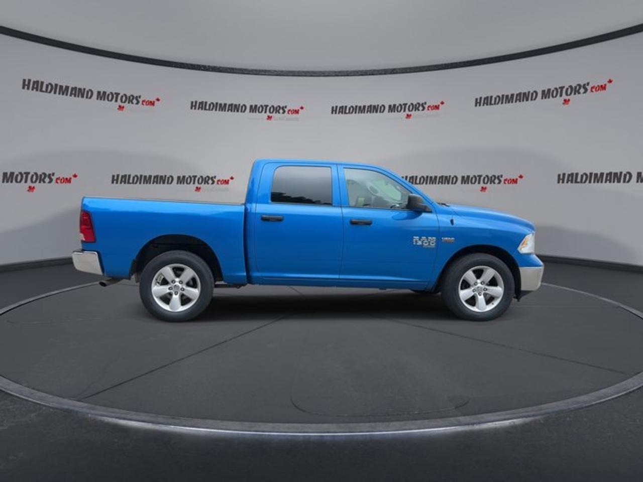 2022 RAM 1500 Classic SLT Crew Cab 5'7 Box 4X4 | No Accidents Photo