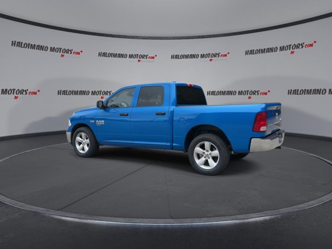 2022 RAM 1500 Classic SLT Crew Cab 5'7 Box 4X4 | No Accidents Photo