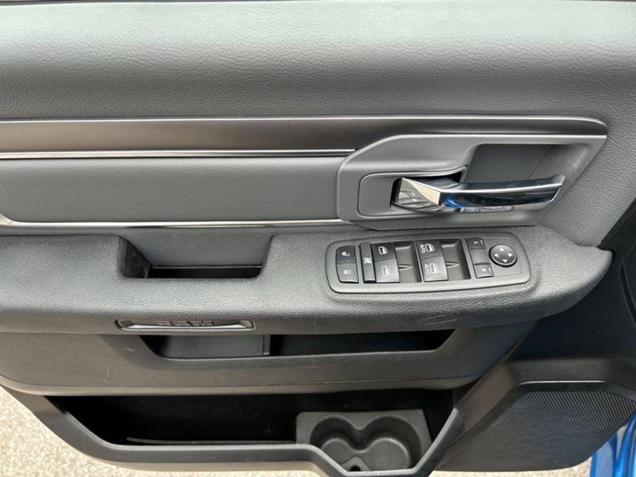 2022 RAM 1500 Classic SLT Crew Cab 5'7 Box 4X4 | No Accidents Photo
