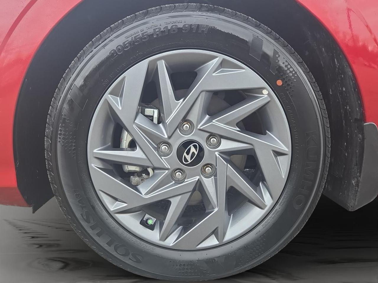 2025 Hyundai Elantra Preferred Photo