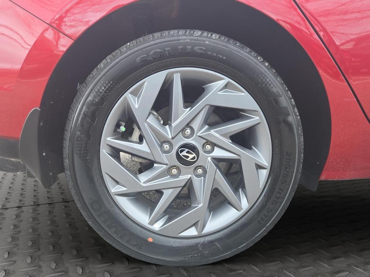 2025 Hyundai Elantra Preferred Photo