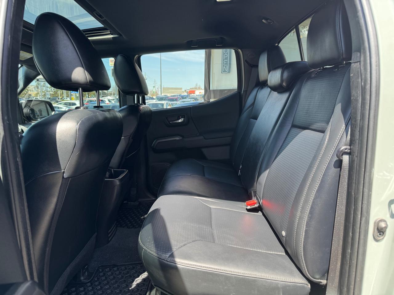 2023 Toyota Tacoma ONE OWNER | ACCIDENT FREE | DEALER SERVICED Photo