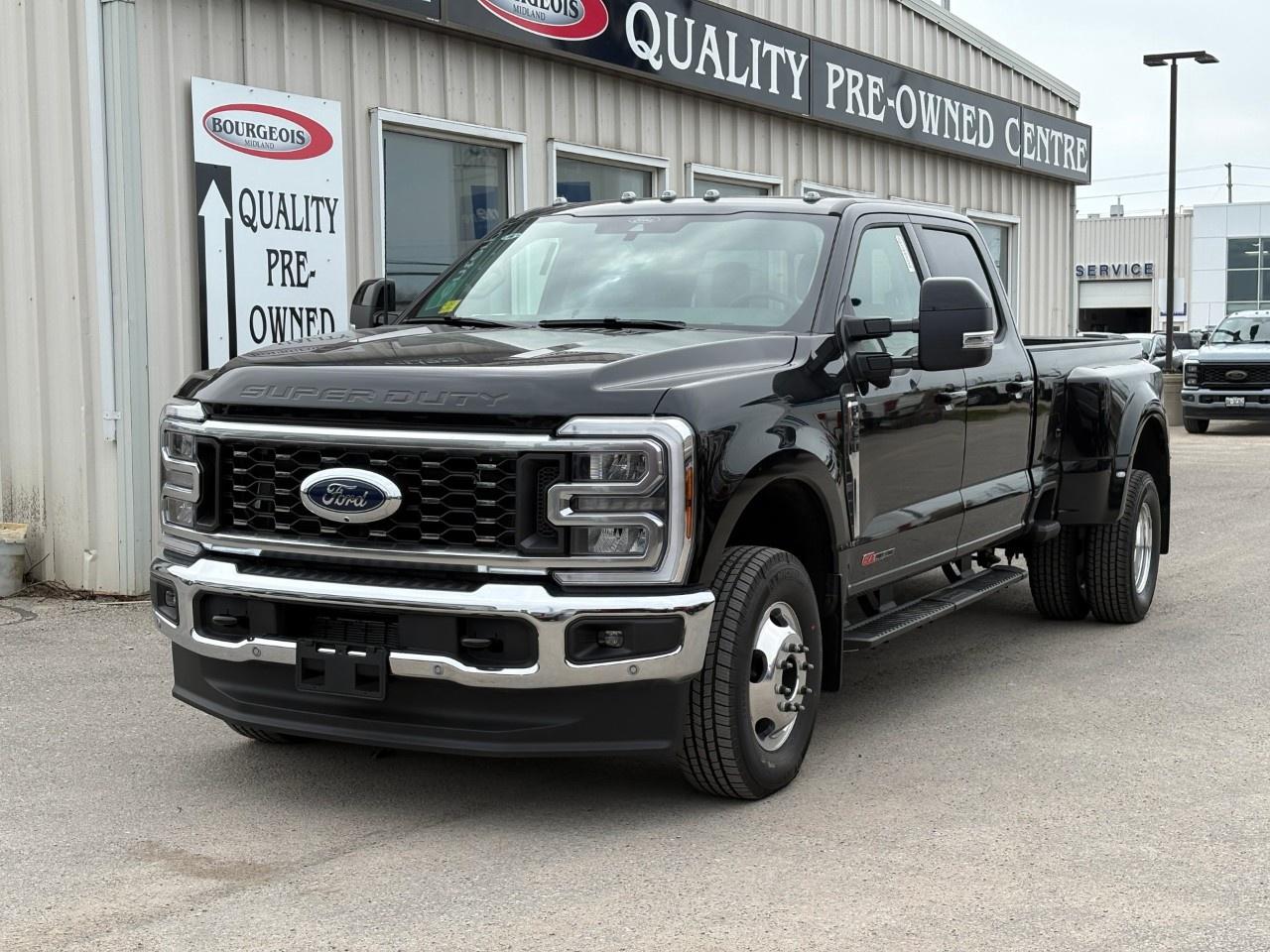 2026 Ford F-350 Super Duty DRW LARIAT 4WD CREW CAB 8' BOX Photo