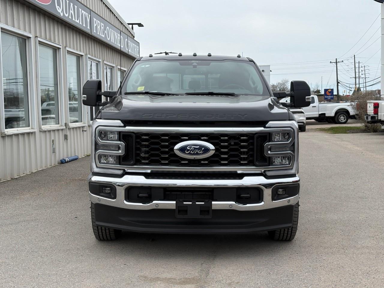 2026 Ford F-350 Super Duty DRW LARIAT 4WD CREW CAB 8' BOX Photo2