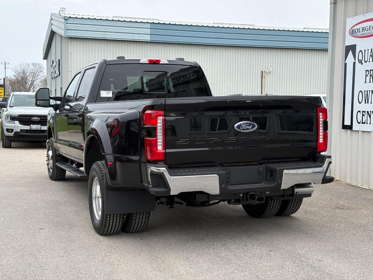 2026 Ford F-350 Super Duty DRW LARIAT 4WD CREW CAB 8' BOX Photo