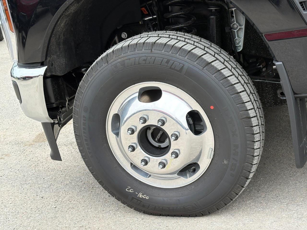 2026 Ford F-350 Super Duty DRW LARIAT 4WD CREW CAB 8' BOX Photo