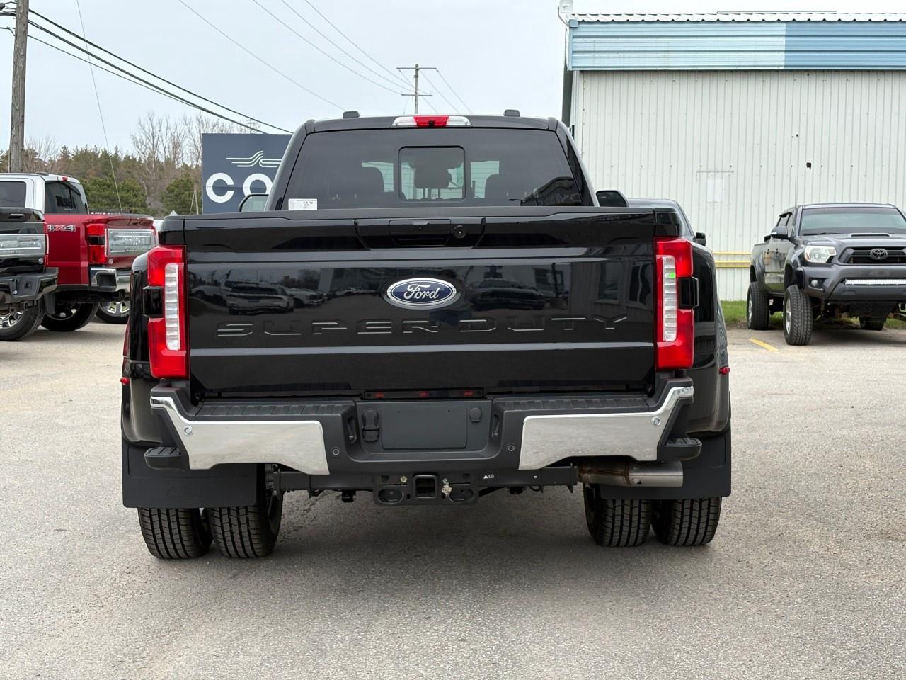 2026 Ford F-350 Super Duty DRW LARIAT 4WD CREW CAB 8' BOX Photo