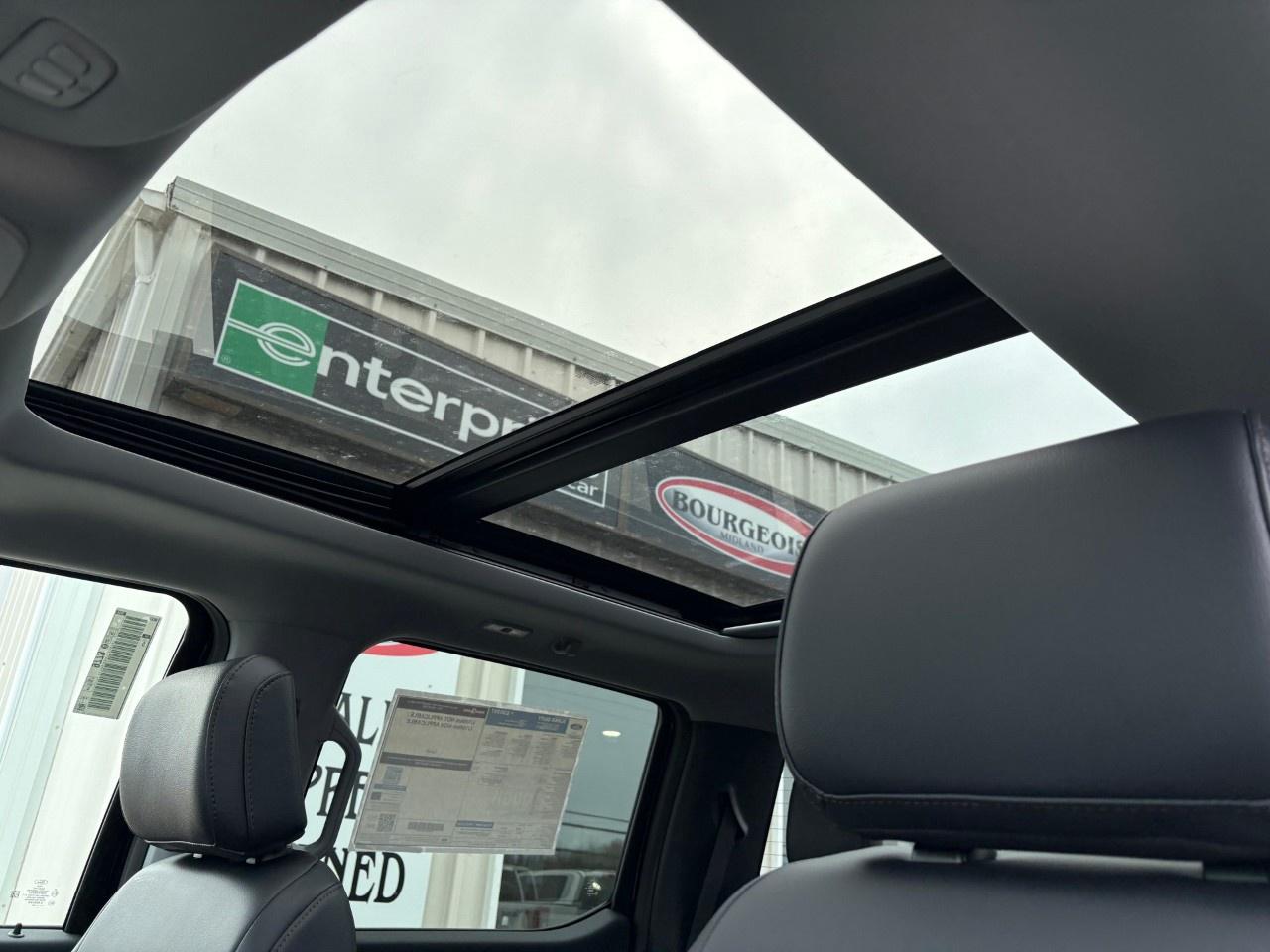 2026 Ford F-350 Super Duty DRW LARIAT 4WD CREW CAB 8' BOX Photo