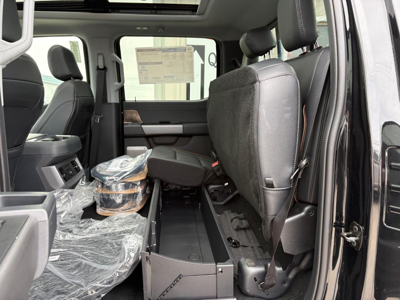 2026 Ford F-350 Super Duty DRW LARIAT 4WD CREW CAB 8' BOX Photo