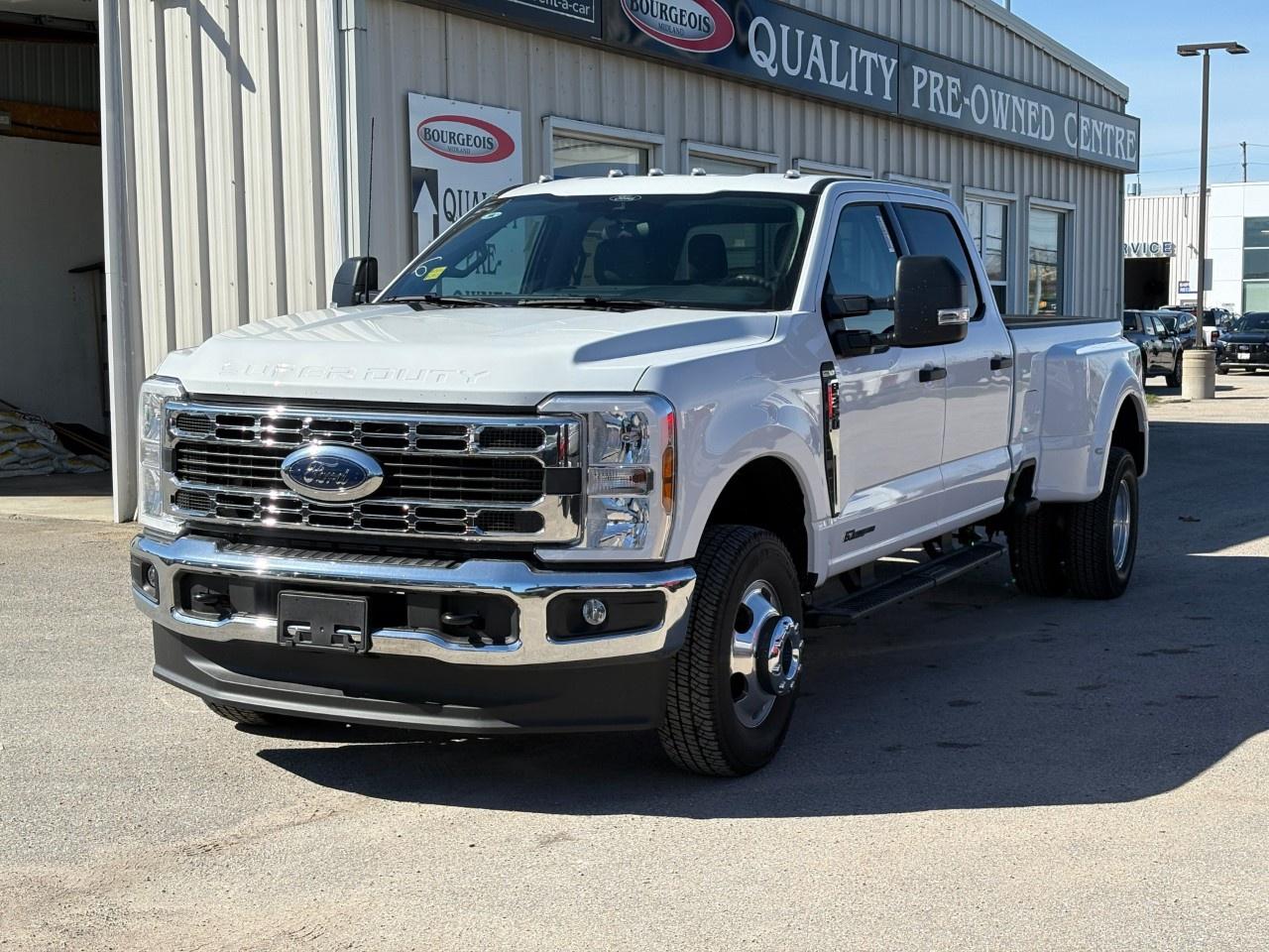 2026 Ford F-350 Super Duty DRW XLT 4WD CREW CAB 8' BOX Photo