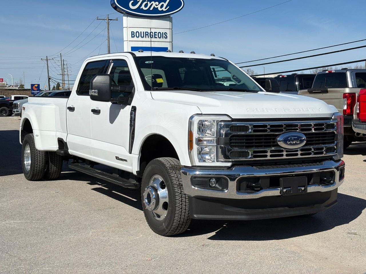 2026 Ford F-350 Super Duty DRW XLT 4WD CREW CAB 8' BOX Photo3