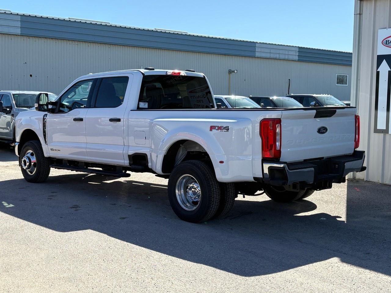2026 Ford F-350 Super Duty DRW XLT 4WD CREW CAB 8' BOX Photo