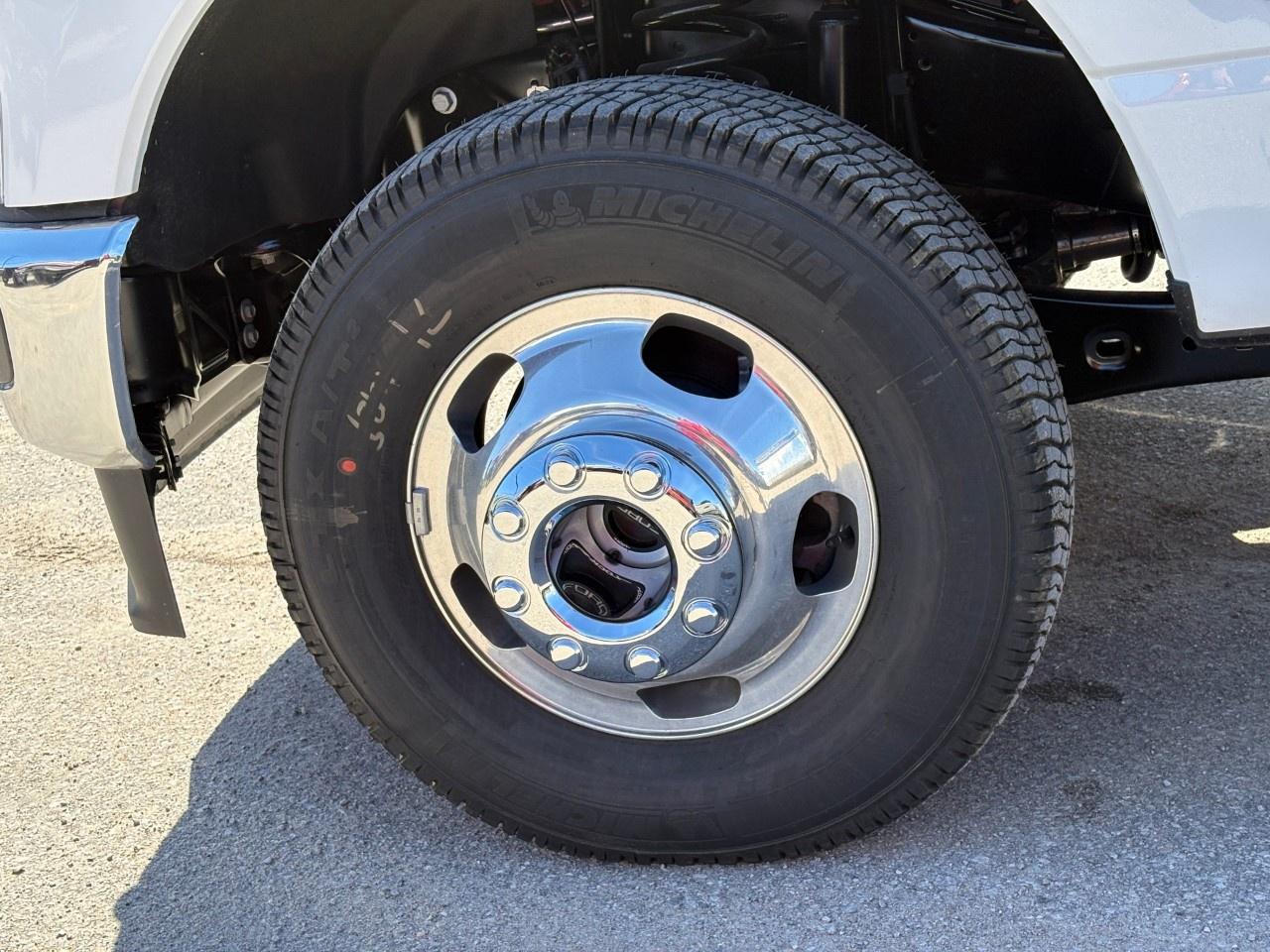 2026 Ford F-350 Super Duty DRW XLT 4WD CREW CAB 8' BOX Photo