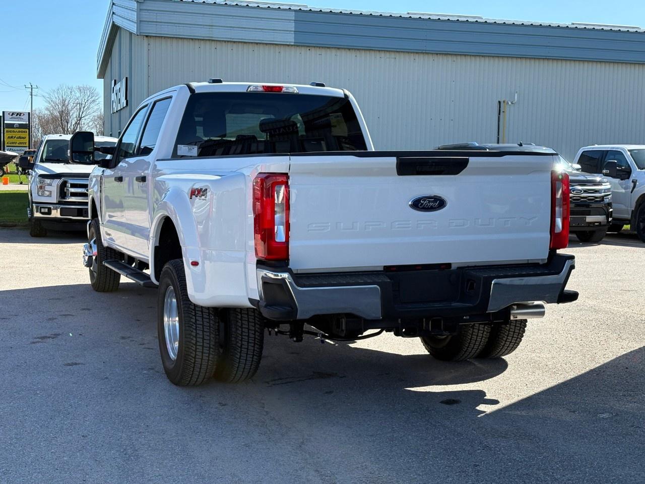 2026 Ford F-350 Super Duty DRW XLT 4WD CREW CAB 8' BOX Photo