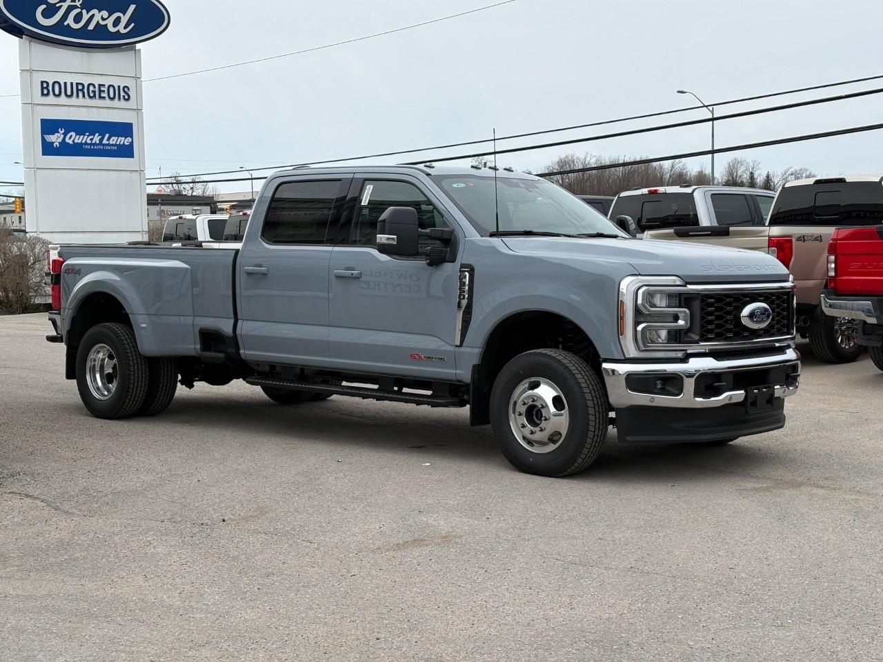 2026 Ford F-350 Super Duty DRW LARIAT 4WD CREW CAB 8' BOX Photo