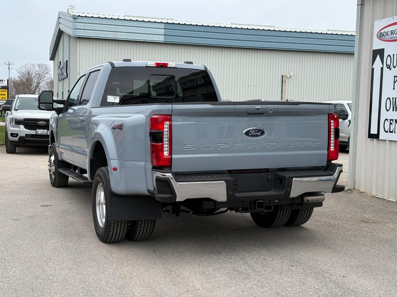 2026 Ford F-350 Super Duty DRW LARIAT 4WD CREW CAB 8' BOX Photo