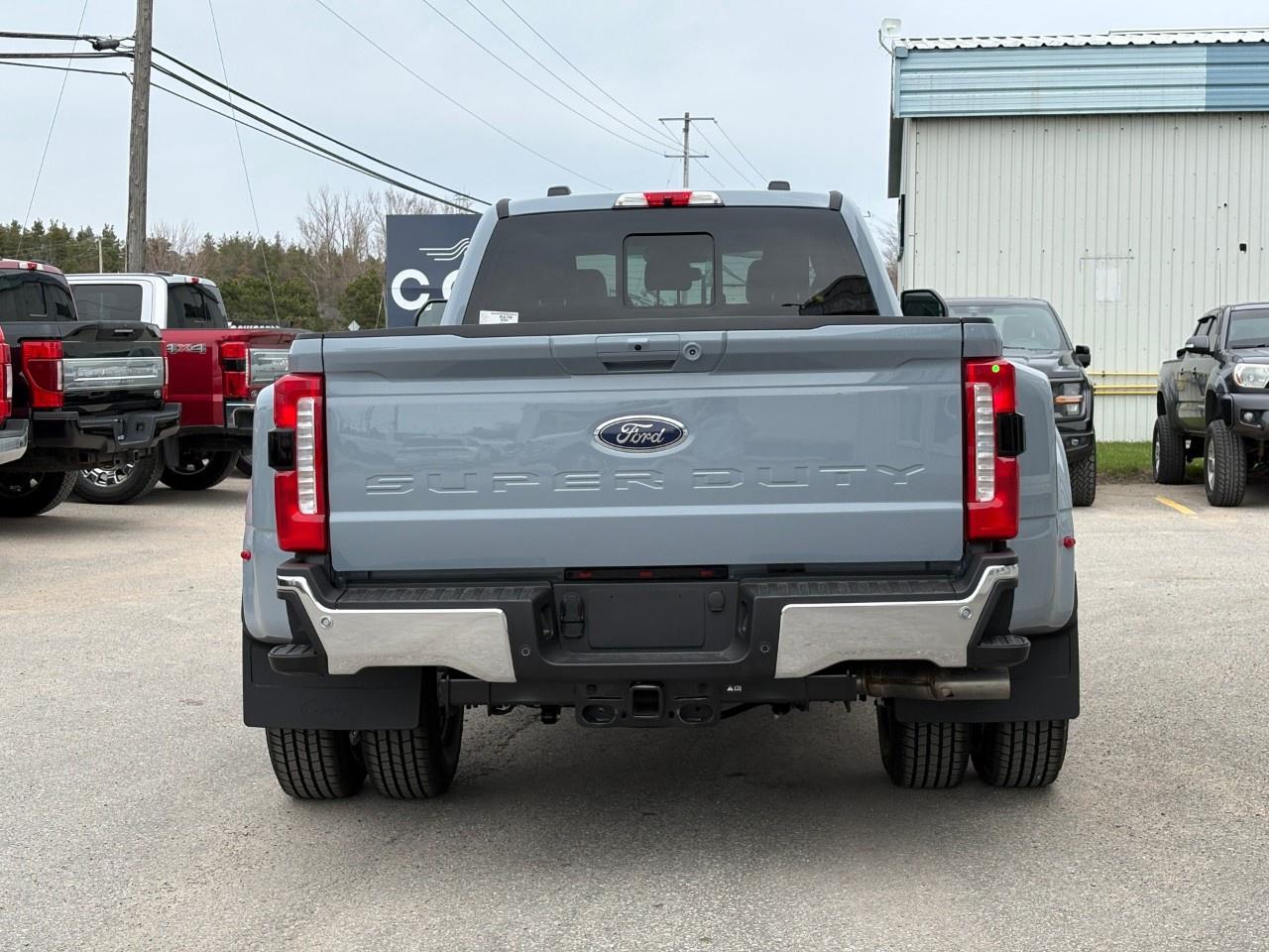 2026 Ford F-350 Super Duty DRW LARIAT 4WD CREW CAB 8' BOX Photo