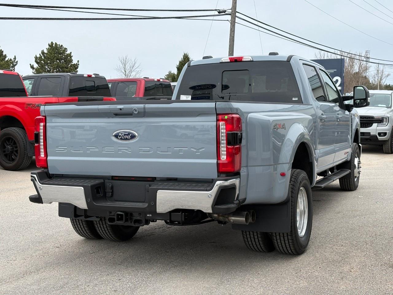 2026 Ford F-350 Super Duty DRW LARIAT 4WD CREW CAB 8' BOX Photo