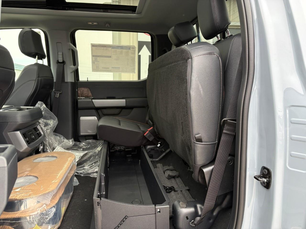 2026 Ford F-350 Super Duty DRW LARIAT 4WD CREW CAB 8' BOX Photo