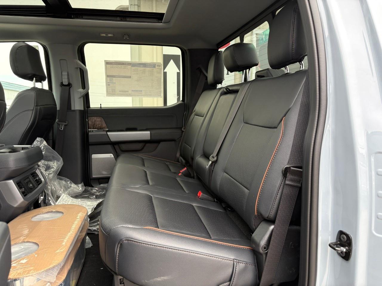 2026 Ford F-350 Super Duty DRW LARIAT 4WD CREW CAB 8' BOX Photo