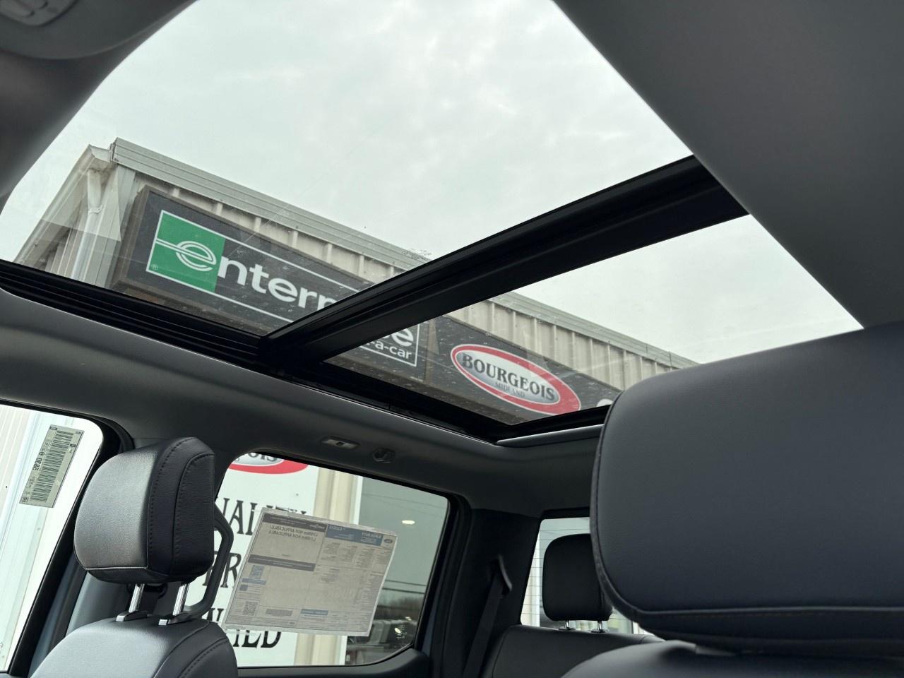 2026 Ford F-350 Super Duty DRW LARIAT 4WD CREW CAB 8' BOX Photo