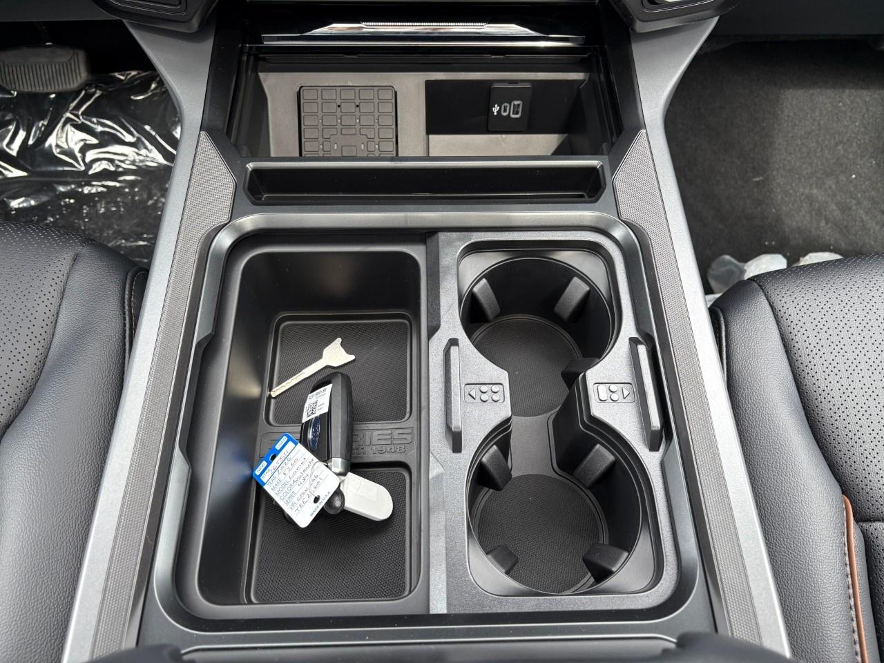 2026 Ford F-250 Super Duty SRW LARIAT 4WD CREW CAB 6.75' BOX Photo