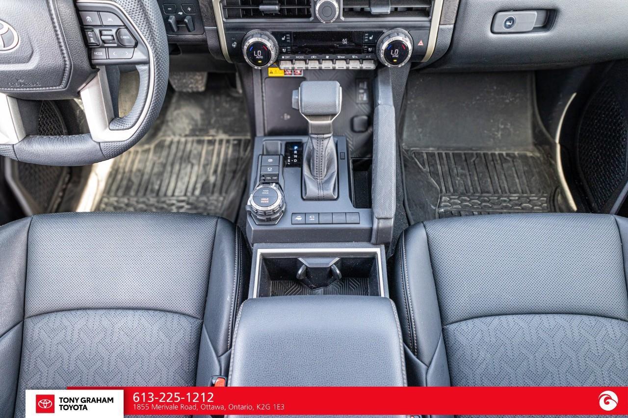 2025 Toyota TACOMA HYBRID LIMITED PACKAGE Photo